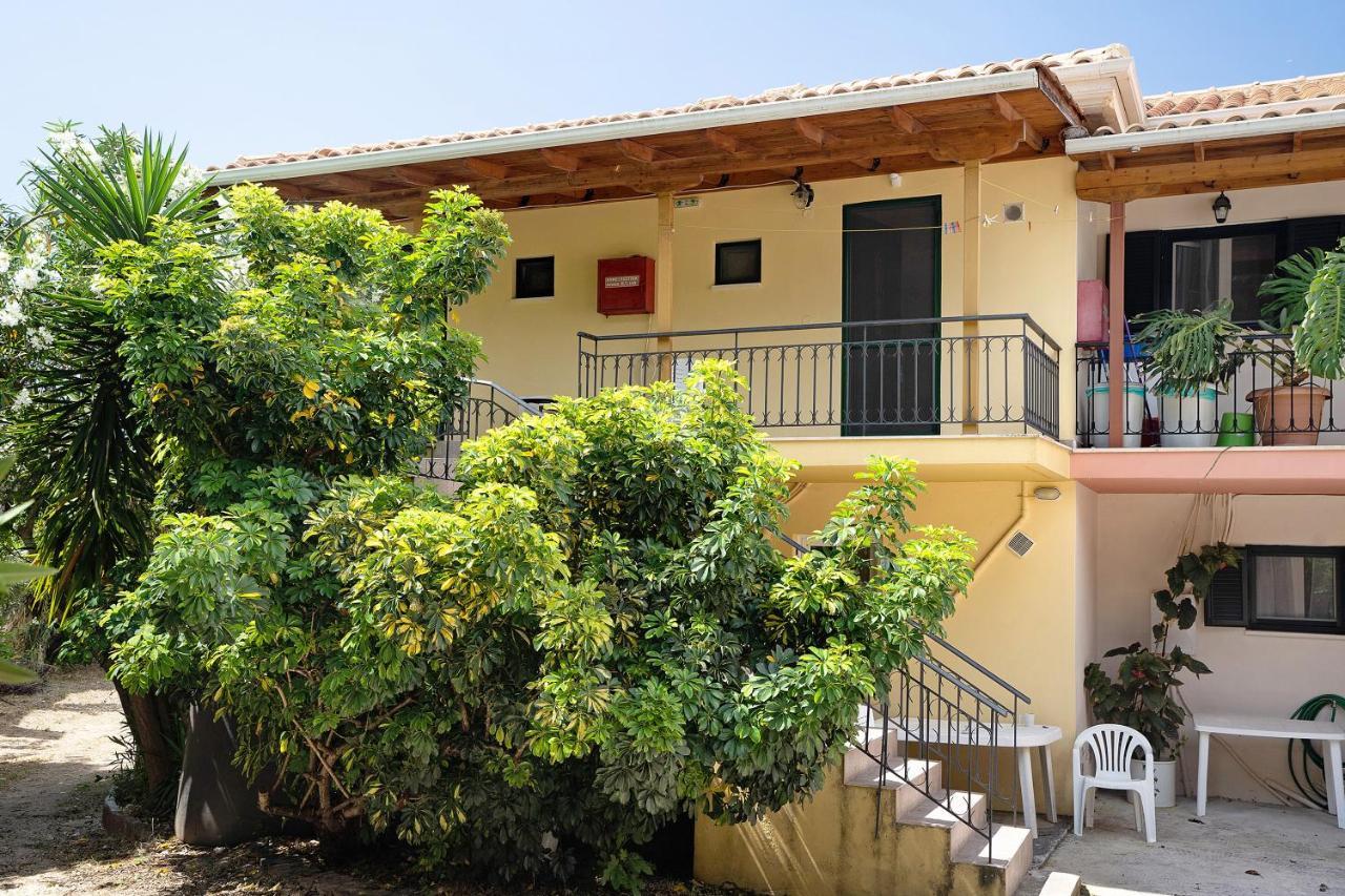 Vardia Studio B Mikros Gialos Exterior foto
